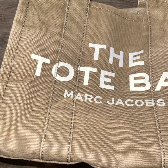 Marc Jacobs Tan and Black Tote Bag with Versatile Strap - Picture 3 of 6